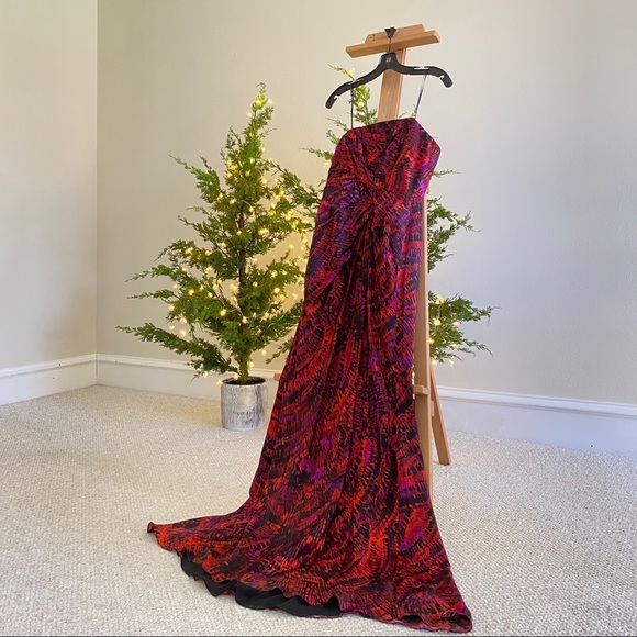 Worn once silk Carmen Marc Valvo pattern dress - Picture 4 of 9